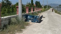 Uşak'ta hemzemin geçitte traktör ile tren çarpıştı