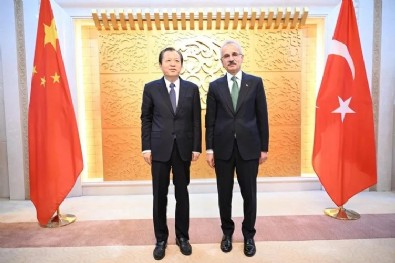 Doğrudan iletişim mekanizması kuruldu! Bakan Uraloğlu açıkladı: Taşımacılığı ve ticareti nasıl geliştirebileceğimizi ele aldık