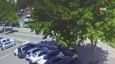 Kahramanmaraş'ta otomobil, otobüse çarptı!