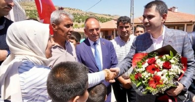 Bakan Kurum’a Zey Köyü’nden teşekkür! Depremzede vatandaş: Bize bebek gibi baktınız