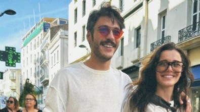 Ünlü oyuncu tektaşını gösterdi