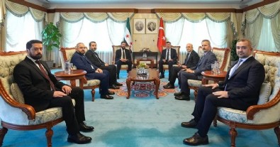 Yılmaz ve Şimşek, Suriyeli yetkililerle bir araya geldi