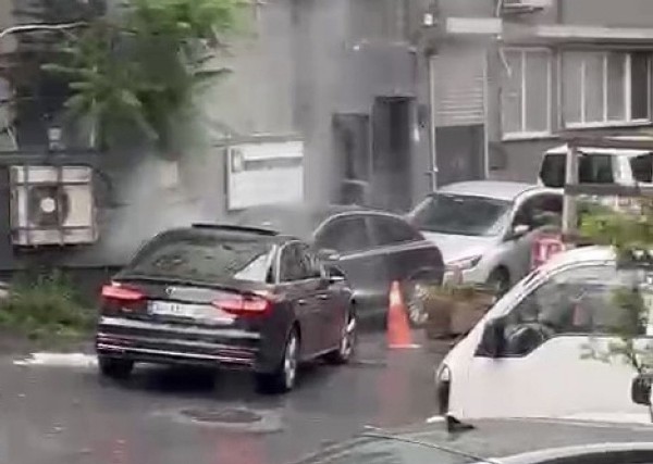 İstanbul'da kanlı pusu kamerada: Araca kurşun yağdırdılar