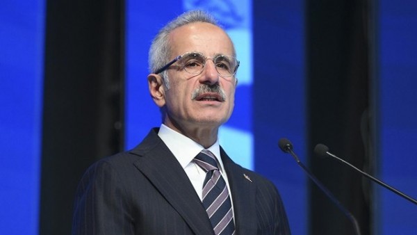Yeni nesil demiryolu araçları hizmete hazır! Bakan Uraloğlu'ndan açıklama:Yeni bir dönemin kapılarını aralıyoruz