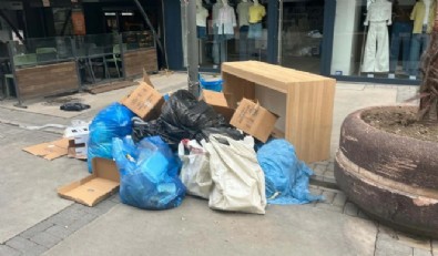 CHP'li İzmir'de grev sürüyor! Çöp dağları oluştu