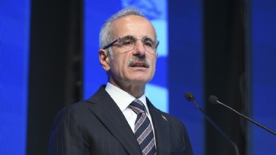 Bakan Uraloğlu'ndan yaş sınırı açıklaması: Çocuklarımızı dijital dünyanın risklerinden koruyacağız