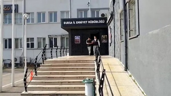 Görüntü Bursa’da kaydedildi: Çaldığı araç arıza yapınca…