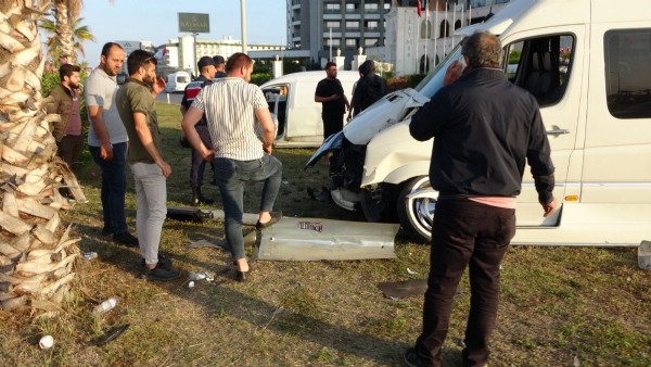 Manavgat'ta feci kaza! 4 yaralı