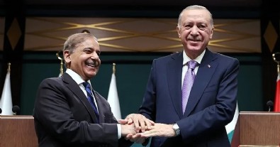Pakistan Başbakanı’ndan Başkan Erdoğan’a teşekkür