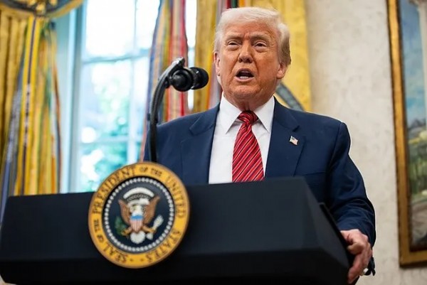 İlk olacak! Trump saat vererek dünyaya duyurdu