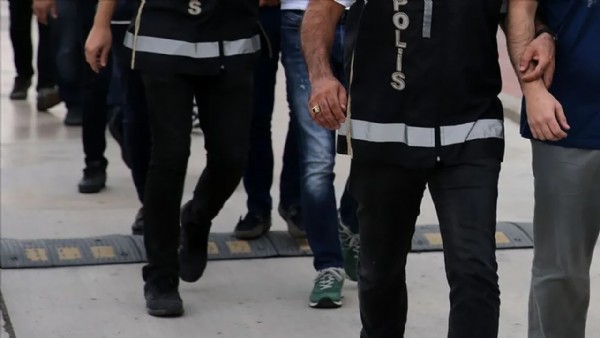 İzmir merkezli 4 ilde FETÖ operasyonu! Gözaltılar var