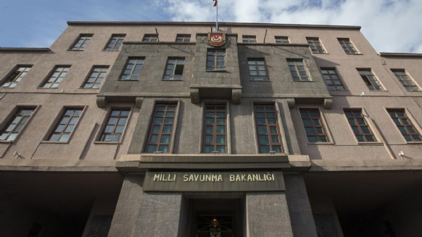 MSB: Irak’ın kuzeyindeki barınma alanlarından kaçan 3 PKK’lı terörist teslim oldu