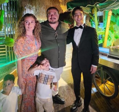 Şahin Kendirici Bayramın İlk Gününde Alaçatı’da Sahne Aldı