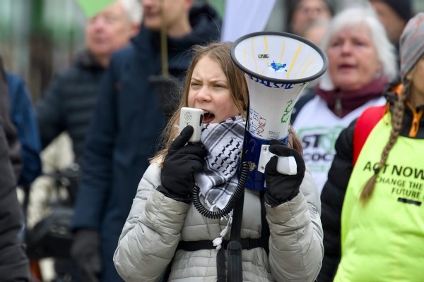 Greta Thunberg Kimdir, Nereli? İklim Aktivisti Greta Thunberg'in Hayatı | Madleen Gemisi son durumu Ne?