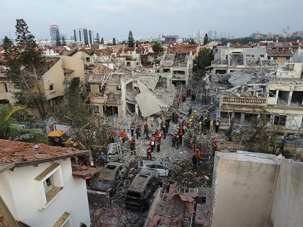 İsrail’in kalbi Tel Aviv’de büyük yıkım! İran’ın misilleme saldırıları gece boyu devam etti