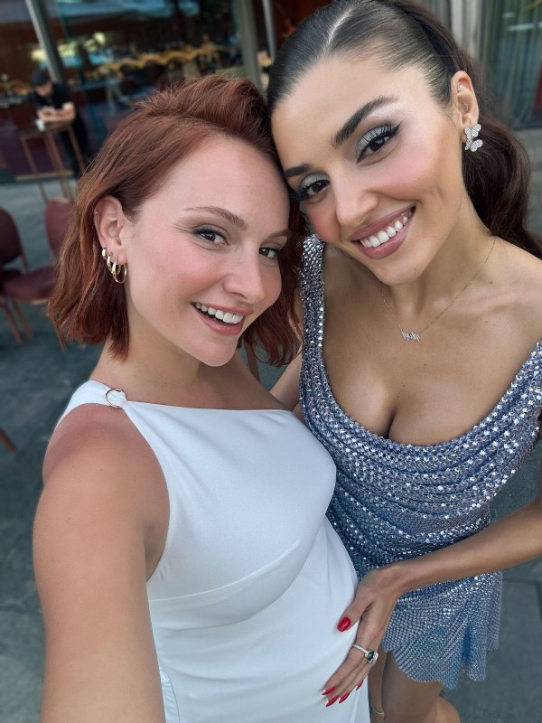 Bebeğinin cinsiyetini açıkladı