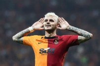 GALATASARAY - Galatasaraylı Mauro Icardi tatilde aşka geldi! Sevgilisini öpmeye doyamadı