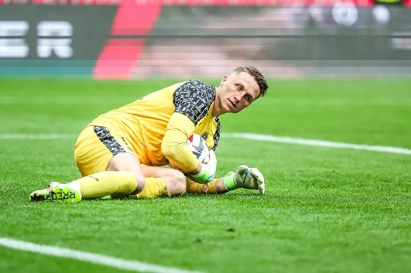 Galatasaray’da kaleci krizi! 20 milyon euroluk teklifi reddetti!