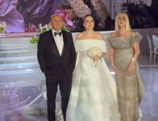 Sinan Engin'in kızı dünyaevine girdi! Ünlü iş insanıyla dünür oldu