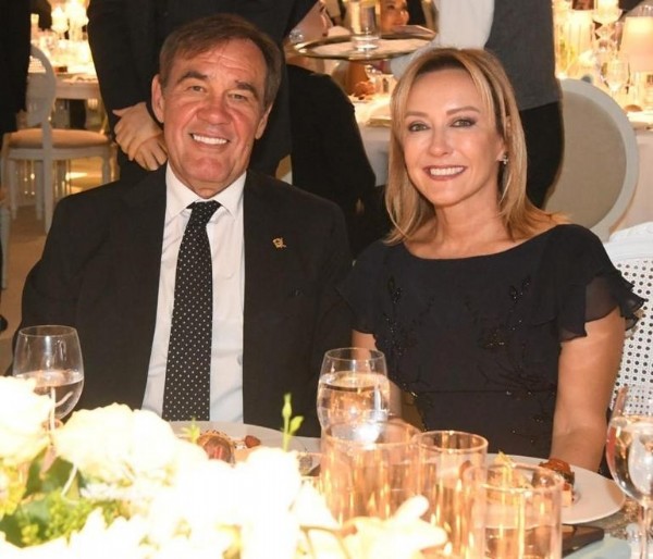 Sinan Engin'in kızı, görkemli bir düğünle evlendi! O isimler de organizasyon da yer aldı