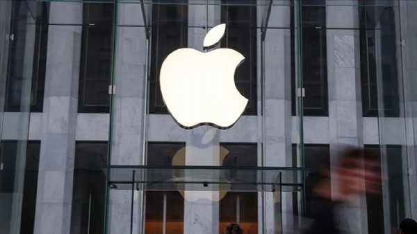 Apple’a yapay zeka davası! Hissedarlar harekete geçti