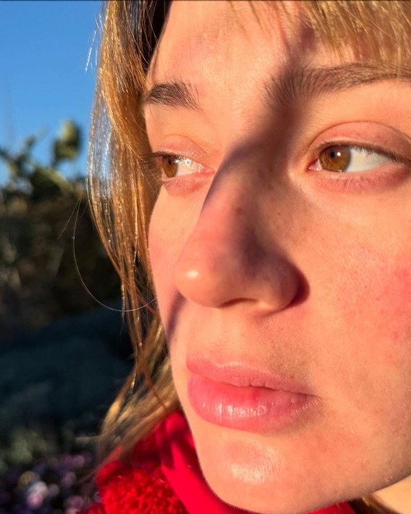 Oyuncu Gizem Karaca'dan yoga pozu