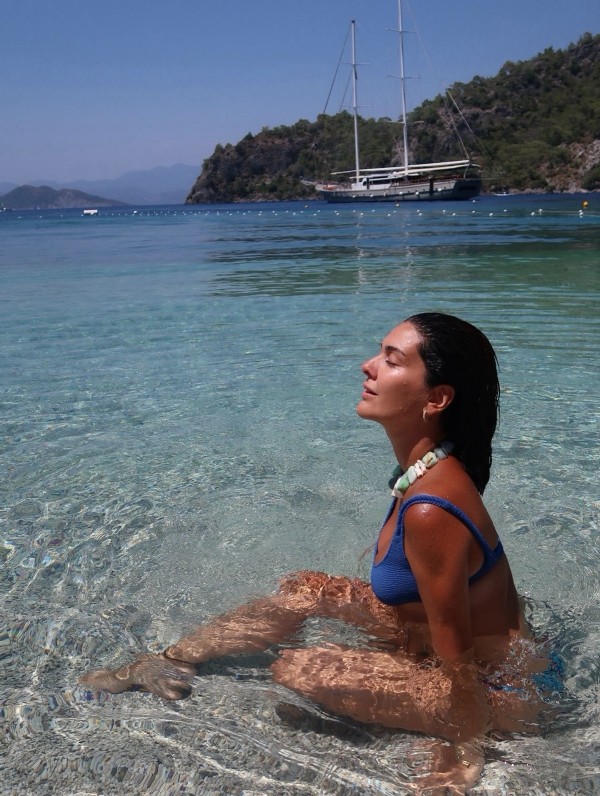 Bergüzar Korel'den tatil keyfi