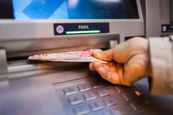 ATM’lerde yeni dönem! Para çekme limitleri yükseltildi
