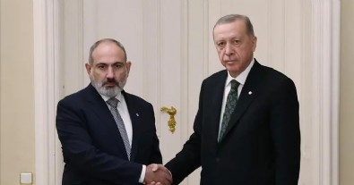 Cumhurbaşkanı Erdoğan, Paşinyan ile görüştü Haberi