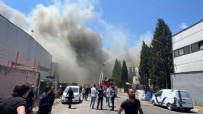 Kocaeli'de plastik fabrikasında yangın Haberi