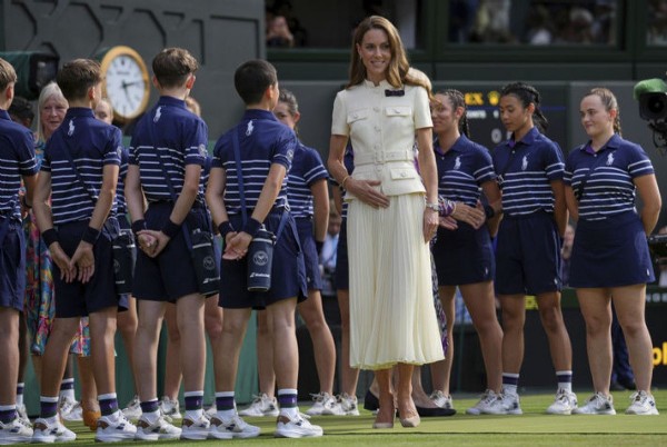 Wimbledon Tenis Turnuvası'nda ayakta alkışlandı