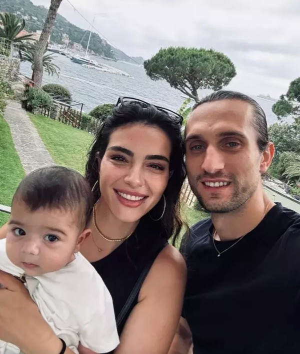 Melisa Aslı Pamuk'un yeni aile pozu
