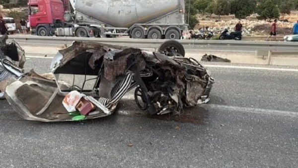 Kontrolünü kaybedip, bariyerlere girdi! Ölü ve yaralı var