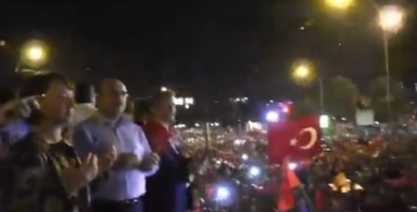 Bakan Yerlikaya'dan 15 Temmuz paylaşımı! “Milletimiz ülkemizin dört bir yanında o hainlere gereken cevabı verdi”