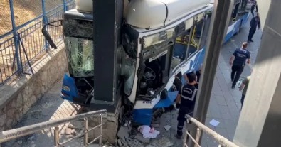 CHP'li ABB insanların canına kastetmeye devam ediyor! Keçiören'de otobüs kaza yaptı