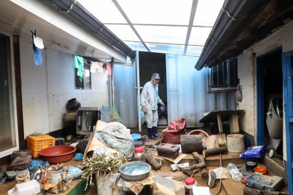 Sel felaketinde bilanço ağırlaşıyor! Çok sayıda can kaybı var