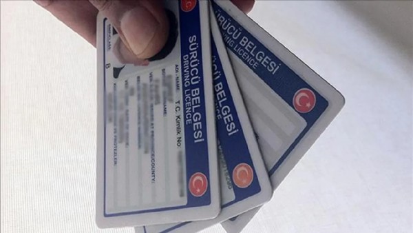 Ehliyet yenileme uzatıldı mı? Eski tip ehliyetler için son tarih...