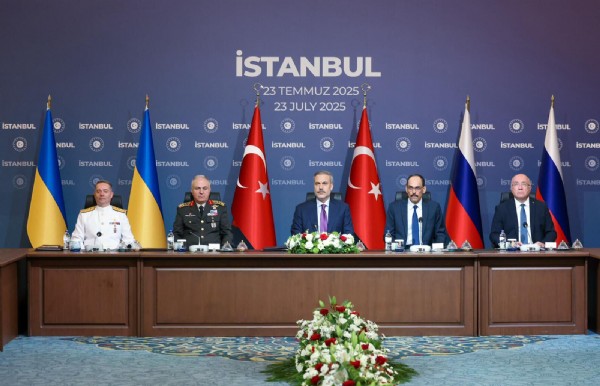 Bakan Fidan'dan üçlü zirve paylaşımı! 'Bir tuğla daha eklendi'