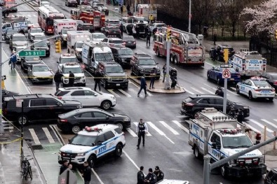 ABD'nin New York kentinde katliam! Silahlı saldırgan gökdeleni kana buladı