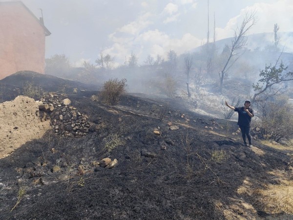 Sivas'ta yangın paniği! Çok sayıda ev zarar gördü