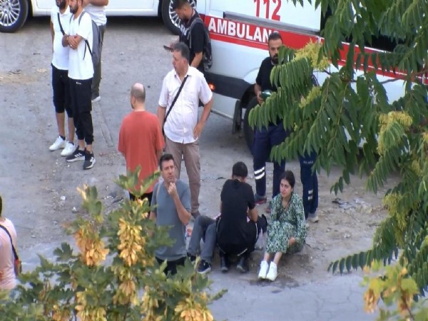 Maltepe'de feci kaza! Servis minibüsü şarampole uçtu