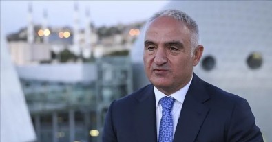 Bakan Ersoy rakamlarla açıkladı! Turizm gelirinde rekor