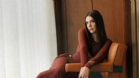 Bergüzar Korel'den yapay zeka isyanı Haberi