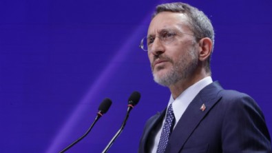 Fahrettin Altun'dan Özgür Özel'e tepki! 'Siyasetin değil sokak vesayetinin dili' Haberi
