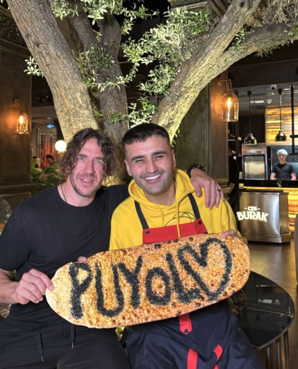 Puyol ile bir araya geldi