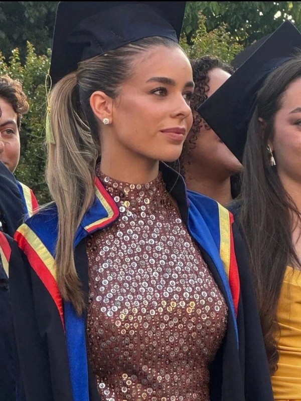 Kızının doğum gününü kutladı