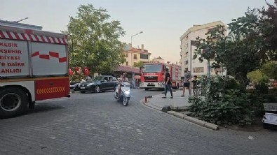 Balıkesir’deki deprem sonrası uzmanlar uyardı: “Hasarlı yapılara girmeyin…”