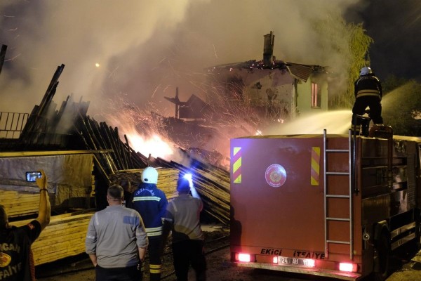 Erzincan’da yangın! Yangının nedeni...