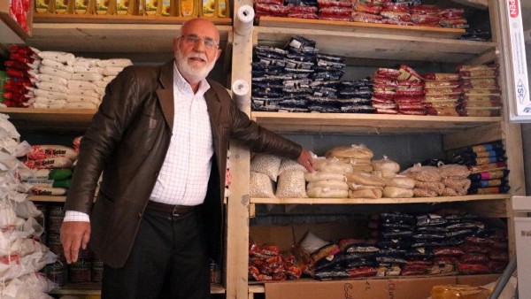 Bu bakkalda para değil dua geçiyor: İhtiyaç sahiplerinin umudu oldu