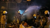 İstanbul'da korkutan yangın: Alevlere teslim oldu Haberi